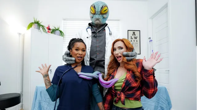 Intergalactic examination: Alien doctor fucks two Earth beauties